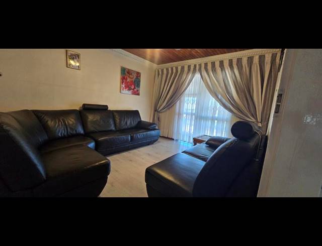 4 BEDROOM HOUSE FOR SALE IN NORTHDALE